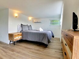 Siesta Heron Suites & Villas