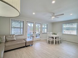 Siesta Heron Suites & Villas