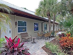 Siesta Heron Suites & Villas