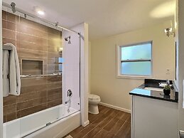 Siesta Heron Suites & Villas