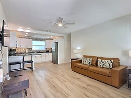 Siesta Heron Suites & Villas