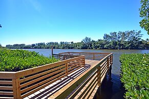 Siesta Heron Suites & Villas