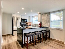 Siesta Heron Suites & Villas