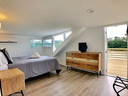 Siesta Heron Suites & Villas