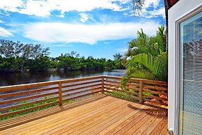 Siesta Heron Suites & Villas