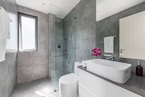 Villa Palm Vista - Luxury, Private Pool Villa