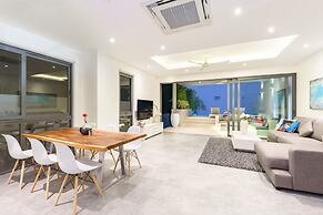 Villa Palm Vista - Luxury, Private Pool Villa