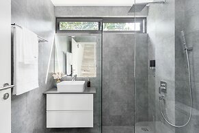 Villa Palm Vista - Luxury, Private Pool Villa