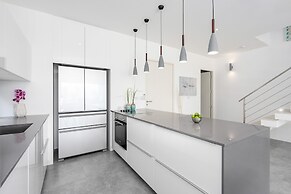 Villa Casa Bella - Luxury, Private Pool Villa