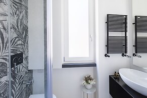 ROMAC - Trinity II with Sauna & Hot Tub