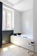 ROMAC - Trinity II with Sauna & Hot Tub