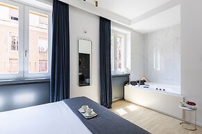 ROMAC - Trinity II with Sauna & Hot Tub