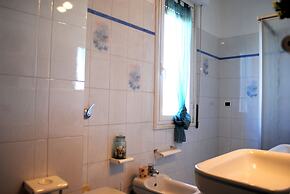 Bnbook - Sesto Calende Train Station