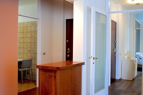 Bnbook - Sesto Calende Train Station