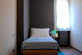 Bnbook - Sesto Calende Train Station