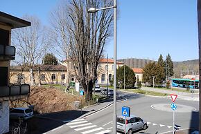 Bnbook - Sesto Calende Train Station