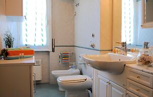 Bnbook - Sesto Calende Train Station