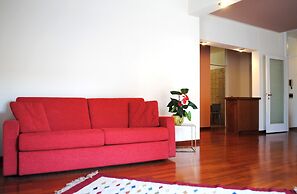 Bnbook - Sesto Calende Train Station