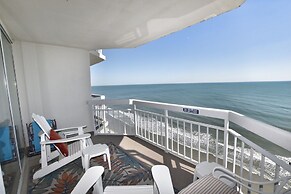 1004 Waters Edge Resort 1 Bedroom Condo by RedAwning