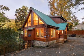 Cozy Bear Lodge