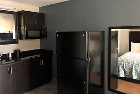 HomeTowne Studios By Red Roof Augusta