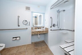 HomeTowne Studios By Red Roof Augusta