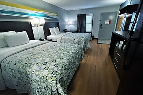 HomeTowne Studios By Red Roof Augusta