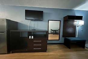 HomeTowne Studios By Red Roof Augusta