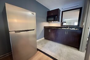 HomeTowne Studios By Red Roof Augusta