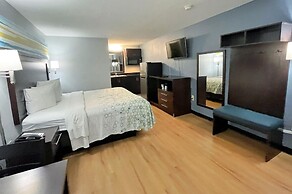 HomeTowne Studios By Red Roof Augusta