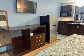 HomeTowne Studios By Red Roof Augusta