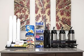 HomeTowne Studios by Red Roof Bordentown - McGuire AFB