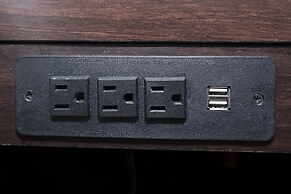 HomeTowne Studios by Red Roof Bordentown - McGuire AFB