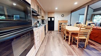 Hidden Valley 40 Walk to the Village, Quiet Forest Setting, Great Comp