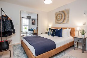 Beautiful Central Windsor Apartment