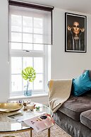 Beautiful Central Windsor Apartment