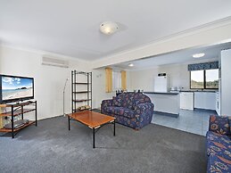 The Breakers, 16B Government Road