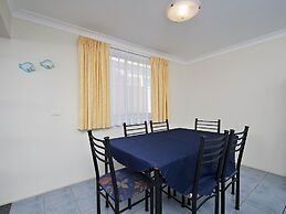 The Breakers, 16B Government Road