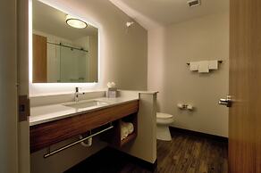 Holiday Inn Express & Suites Onalaska La Crosse Area by IHG