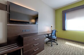Holiday Inn Express & Suites Onalaska La Crosse Area by IHG