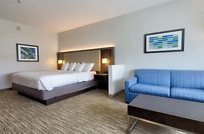 Holiday Inn Express & Suites Onalaska La Crosse Area by IHG