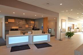 Holiday Inn Express & Suites Onalaska La Crosse Area by IHG