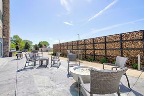 Holiday Inn Express & Suites Onalaska La Crosse Area by IHG