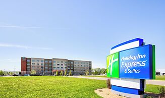Holiday Inn Express & Suites Onalaska La Crosse Area by IHG