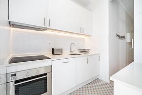 Prime Location Design Family Apartment