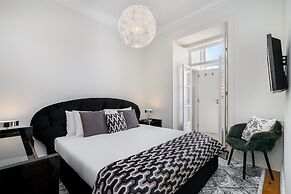 Prime Location Design Family Apartment