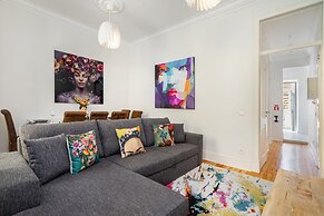 Prime Location Design Family Apartment