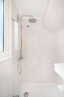 Prime Location Design Family Apartment