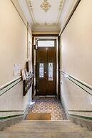 Prime Location Design Family Apartment