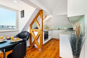 Premium River View Apartment